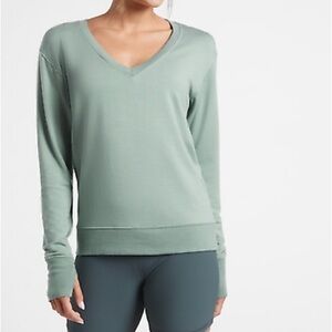 Athleta sunrise v neck sweatshirt minimalistic grey soft long sleeve